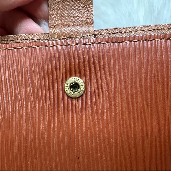 Louis Vuitton
Epi Leather PM Pocket Agenda/Wallet - Picture 14 of 14